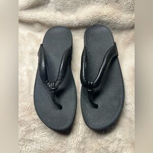 FitFlop black leather toe-post sandals size 8